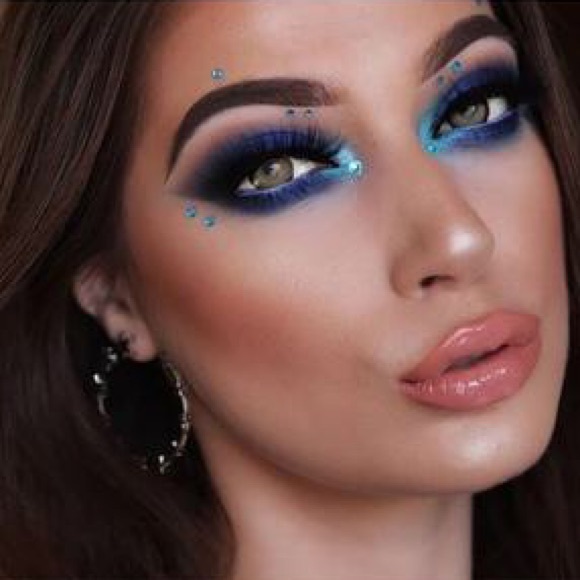 🎀ELOISE THE QUEEN EYESHADOW PALETTE - Picture 11 of 16